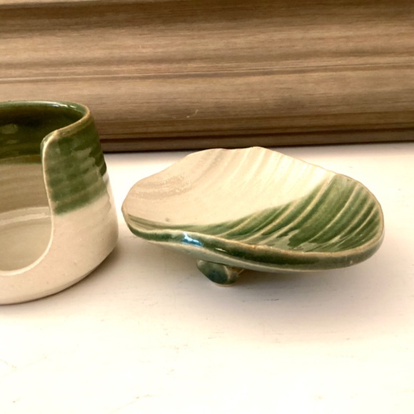 Studio Pottery 2 Ps Set Green Tone Soap Dish Spunge Or Toothbrush Holder - Picture 11 of 12